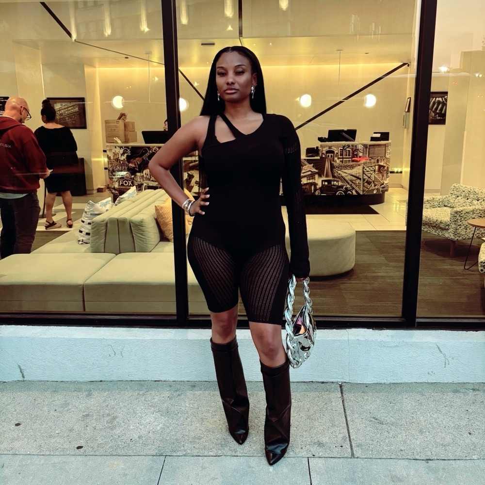 Knitted Contour One Sleeve Jumpsuit - Picture 4 of 4